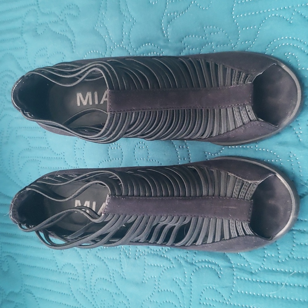 MIA black strappy heels